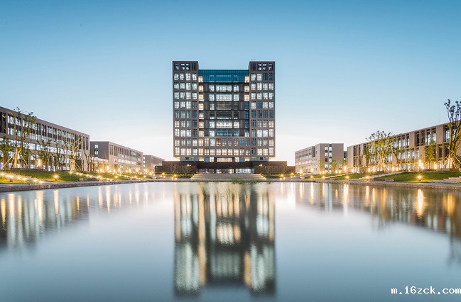 临港校区图文大楼